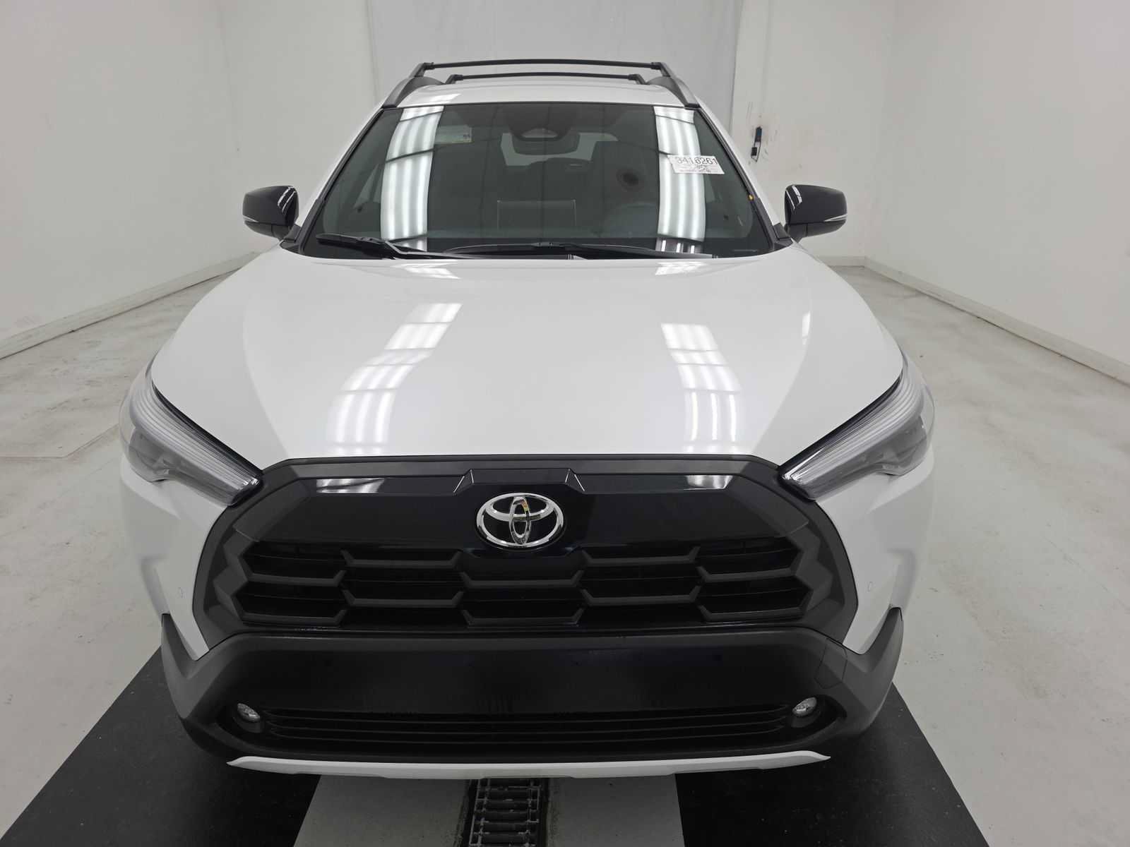 Used 2026 Toyota Corolla Cross XLE FWD image 8