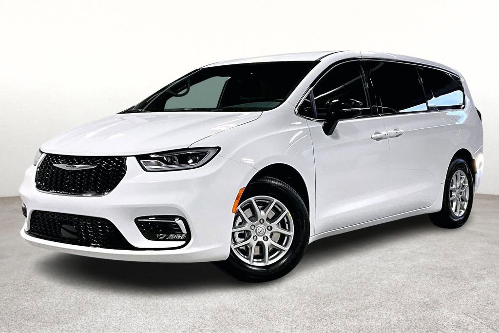New 2026 Chrysler Pacifica Select image 2