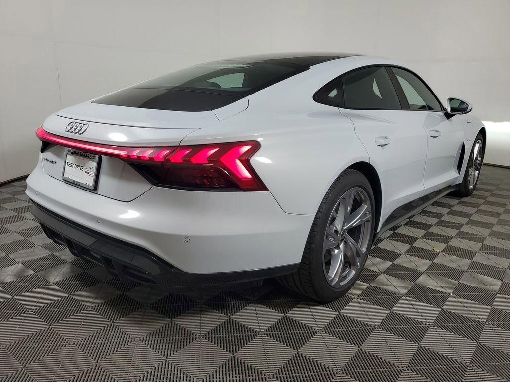 Used 2023 Audi e-tron GT Premium Plus image 6