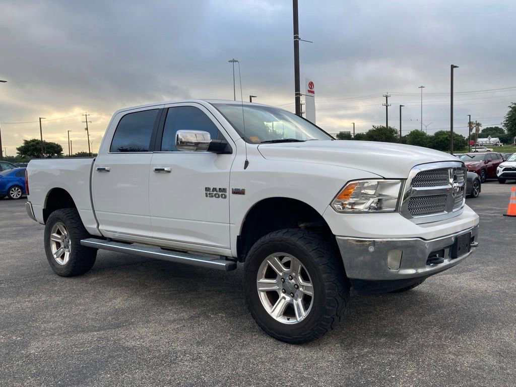 Used 2017 RAM 1500 Lone Star AWD/4WD image 3