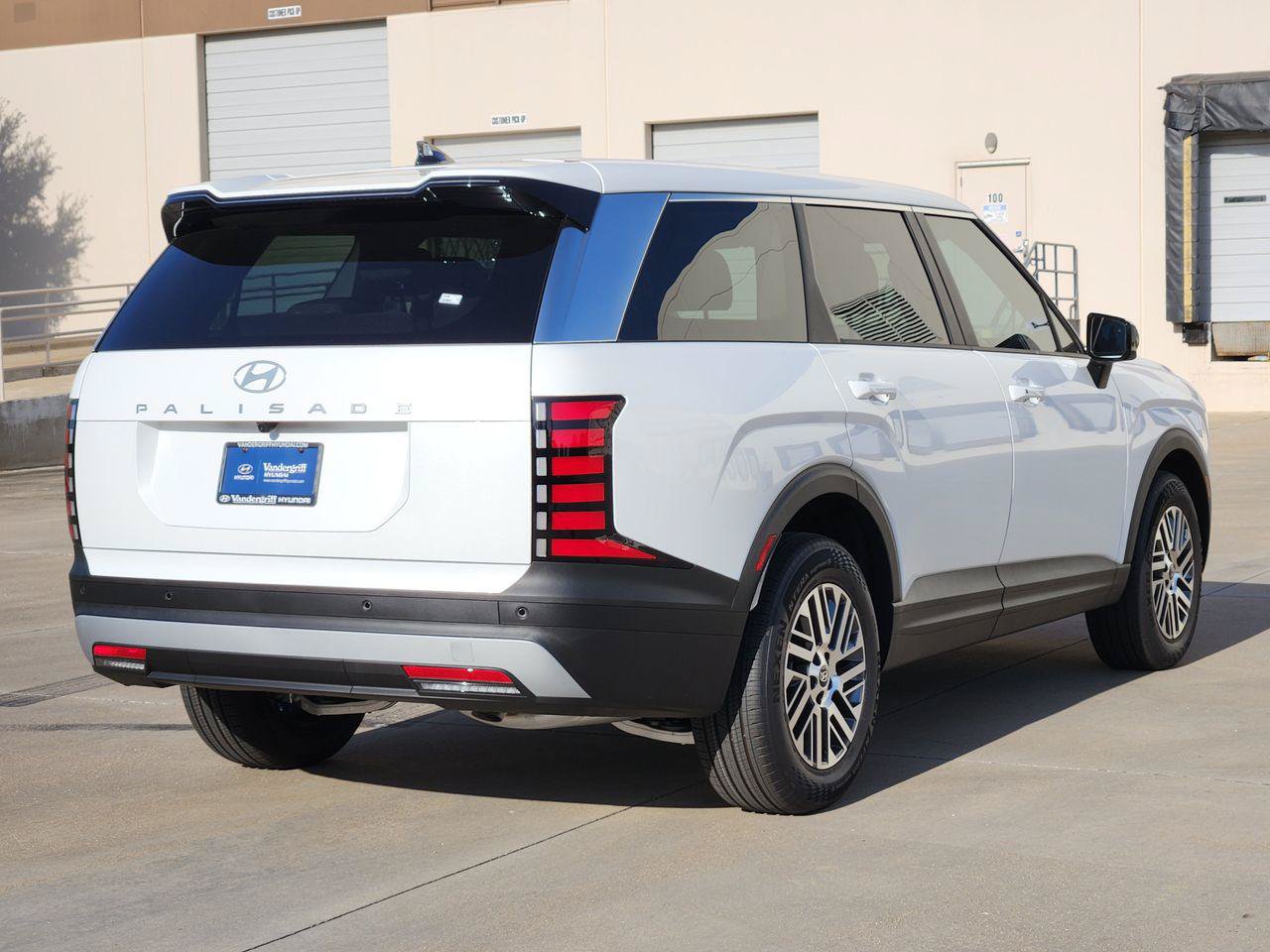 New 2027 Hyundai Palisade SE FWD image 4