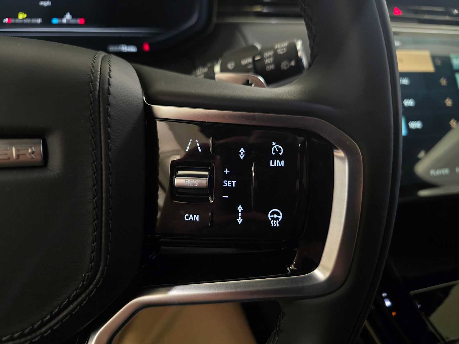 Used 2026 Land Rover Range Rover Sport SE image 31