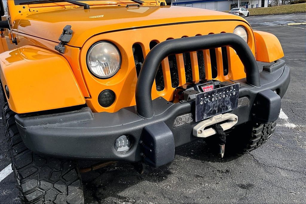 Used 2012 Jeep Wrangler Unlimited Rubicon w/ Dual Top Group image 28