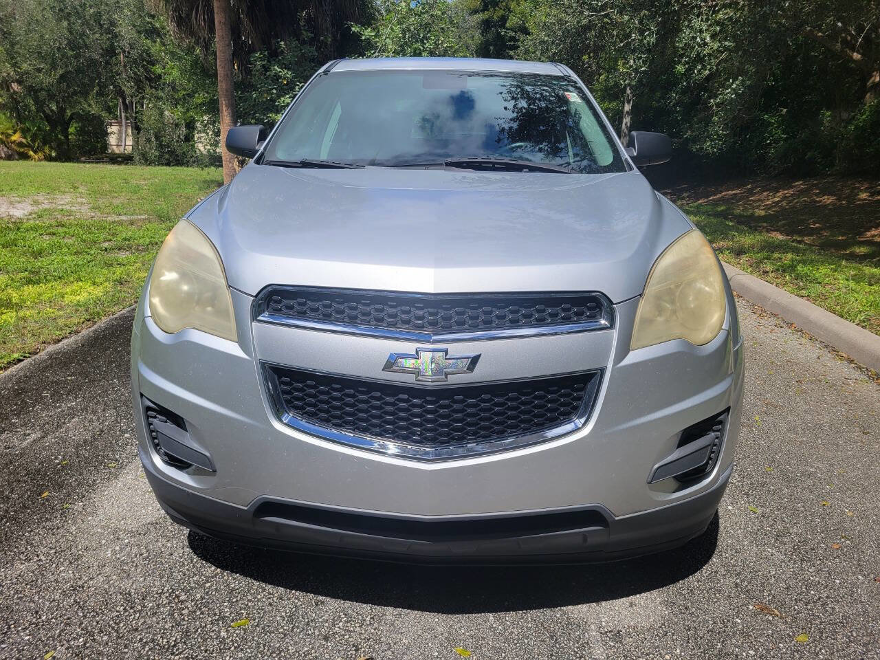 Used 2013 Chevrolet Equinox LS image 2