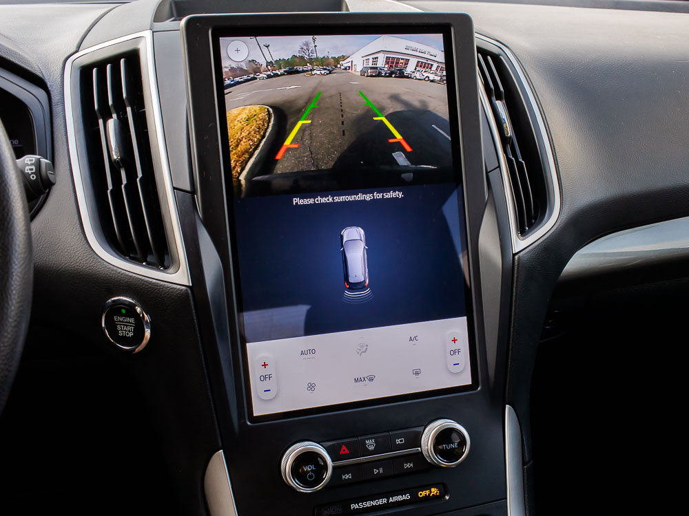 Used 2022 Ford Edge SE w/ Black Appearance Package image 20