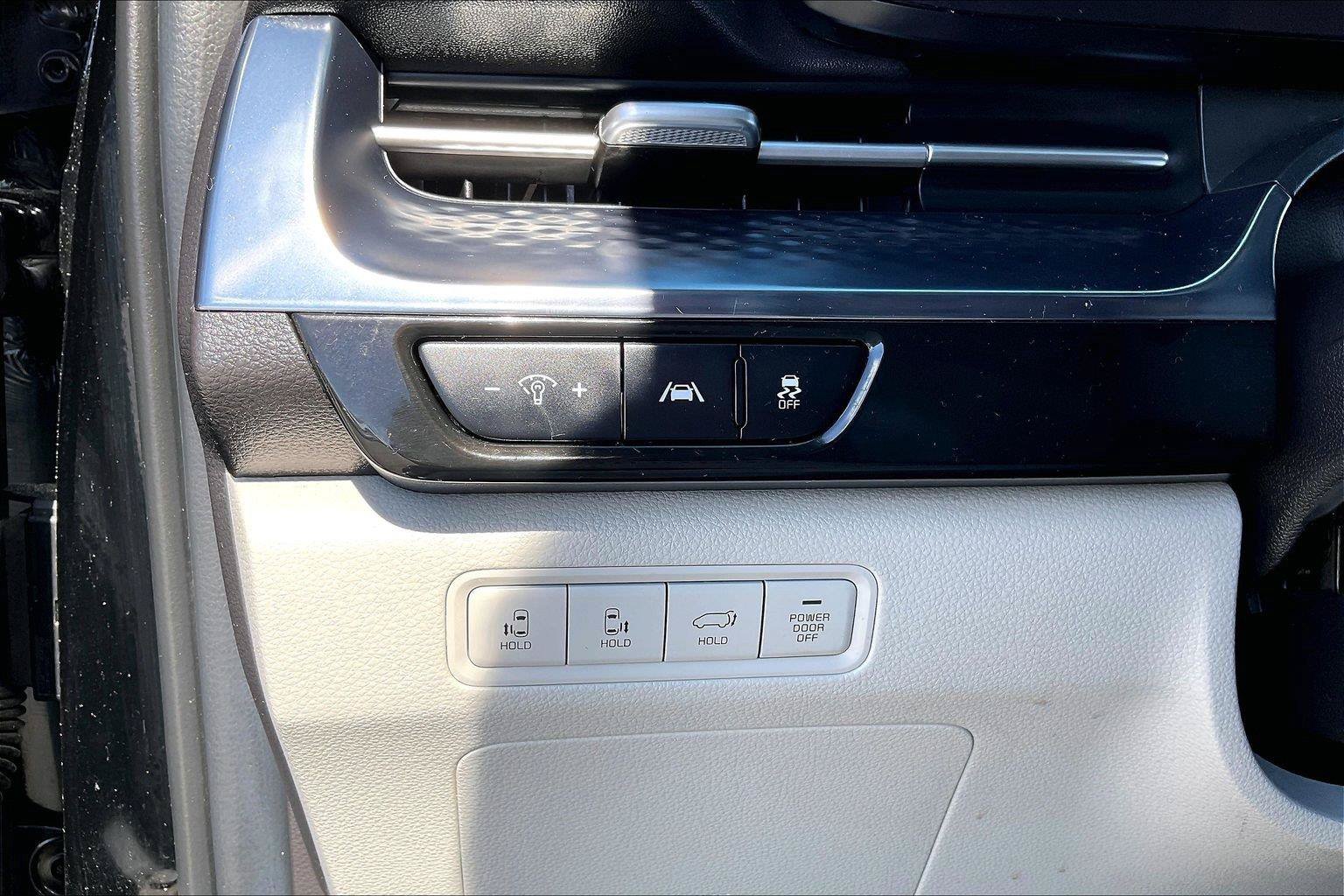 Used 2023 Kia Carnival SX Prestige FWD image 36