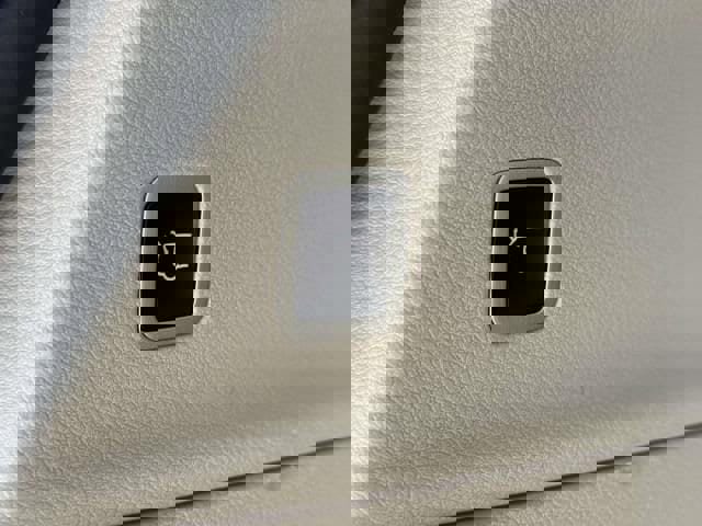 Used 2023 Chrysler Pacifica Touring-L image 10