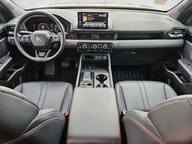 Used 2025 Honda Pilot TrailSport image 19