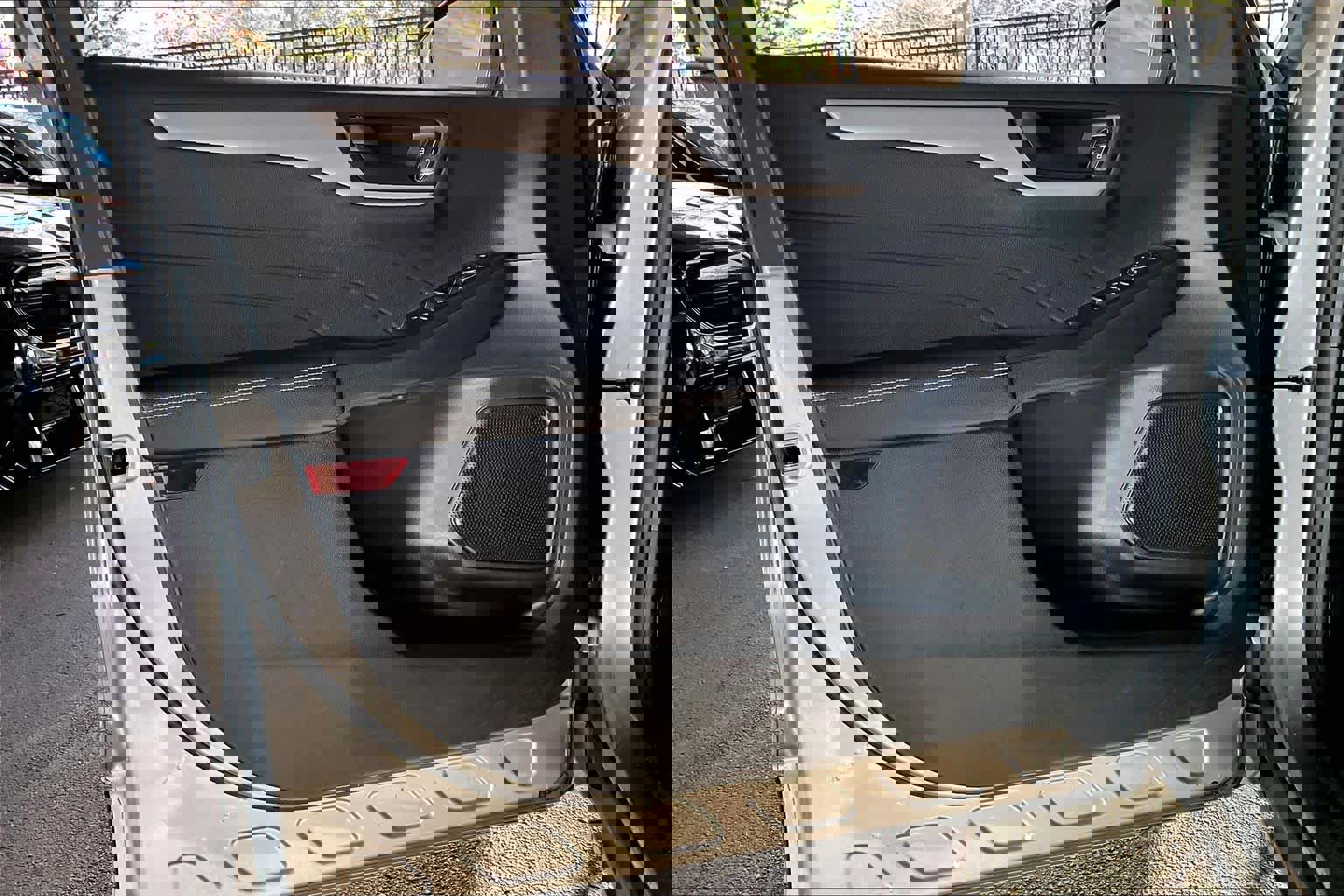 Used 2022 Ford Escape SE w/ SE Sport Appearance Package image 21