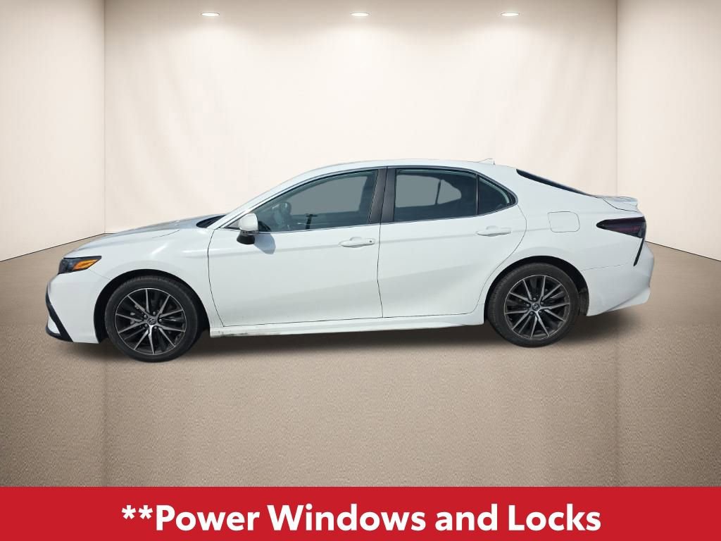 Used 2024 Toyota Camry SE image 12
