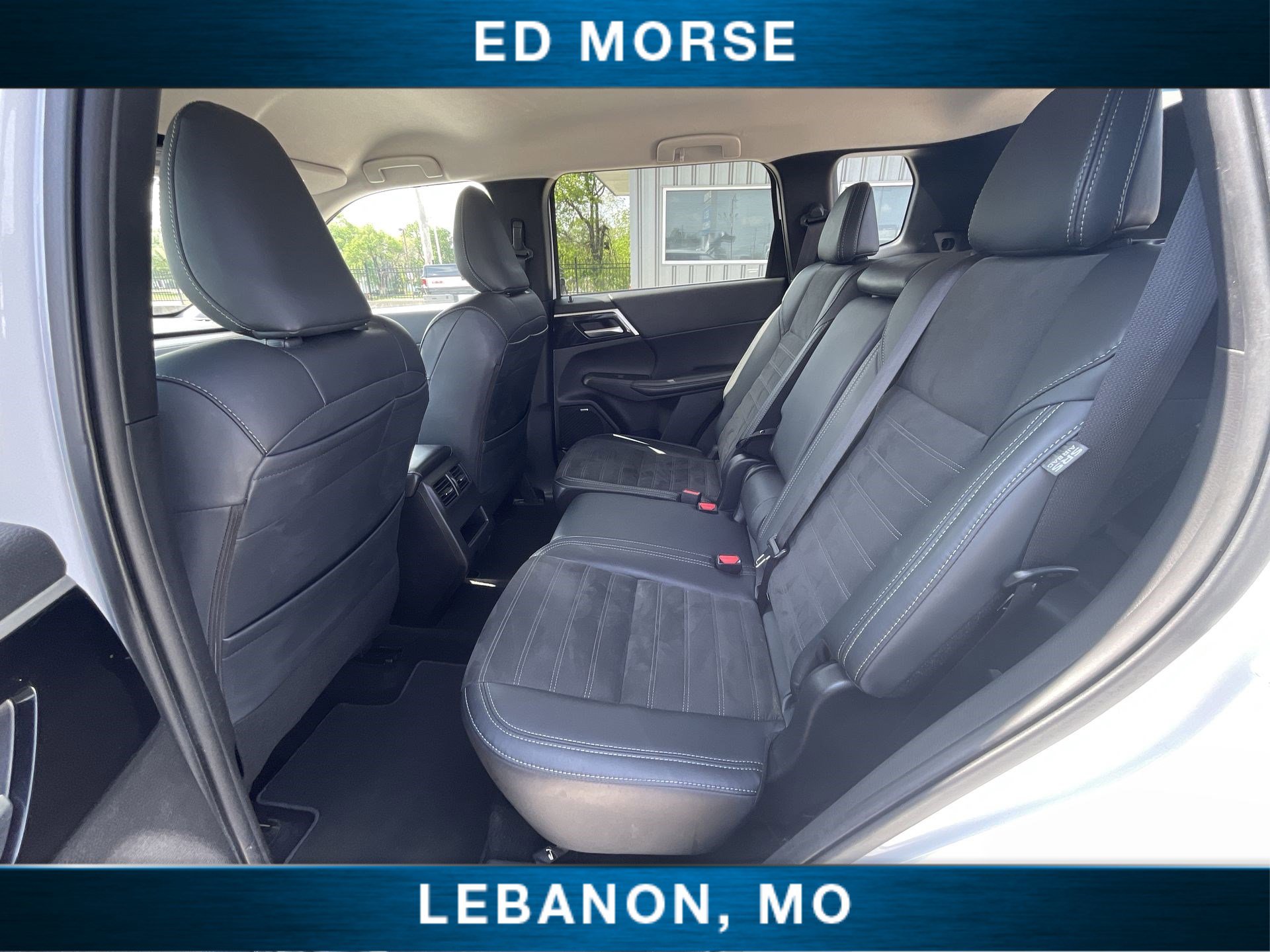 Used 2025 Mitsubishi Outlander SE FWD image 23