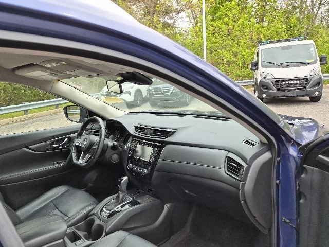 Used 2019 Nissan Rogue SV w/ Premium Package AWD/4WD image 10