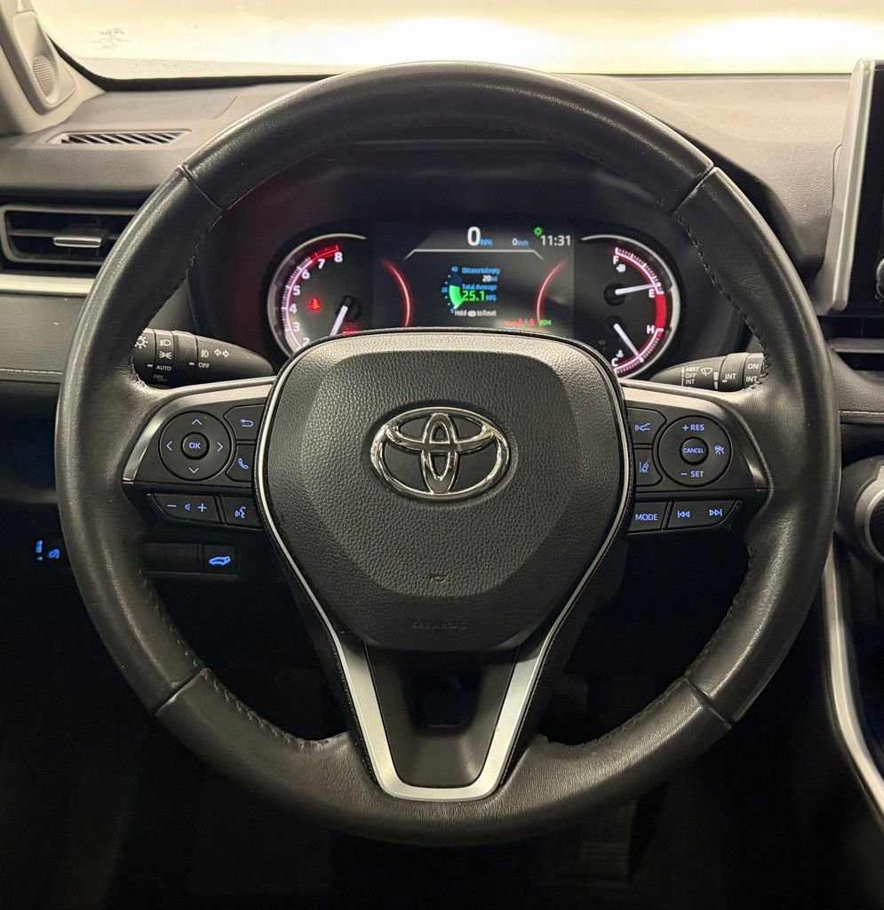 Used 2021 Toyota RAV4 Limited image 16