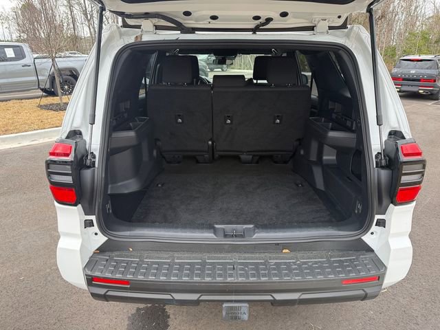 Used 2025 Toyota 4Runner SR5 AWD/4WD image 9