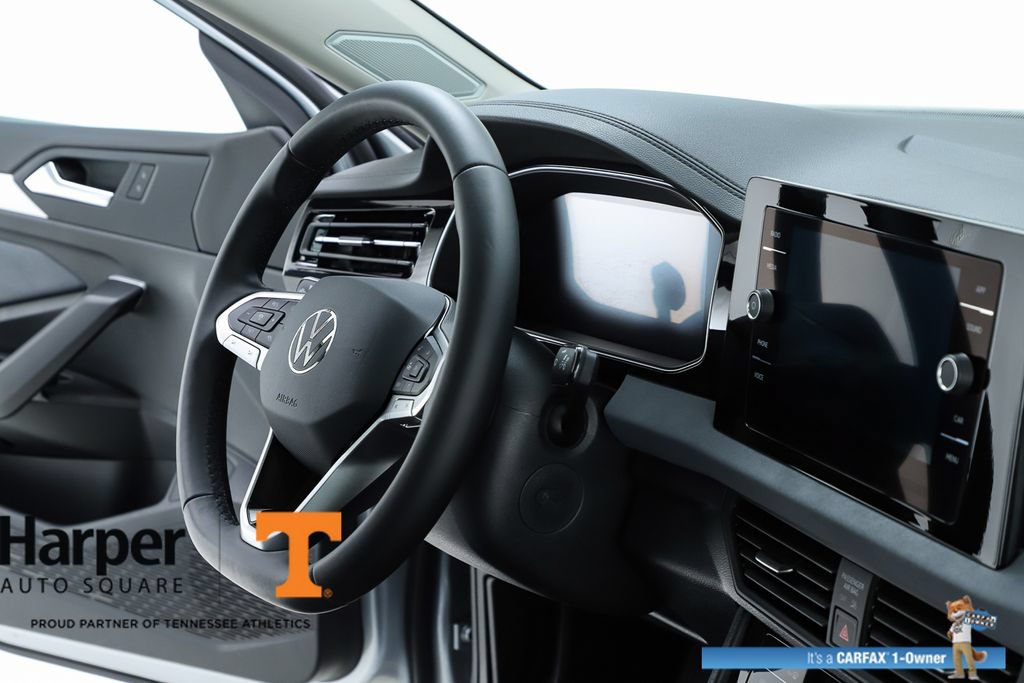 Used 2025 Volkswagen Jetta SE w/ Sunroof Package FWD image 34