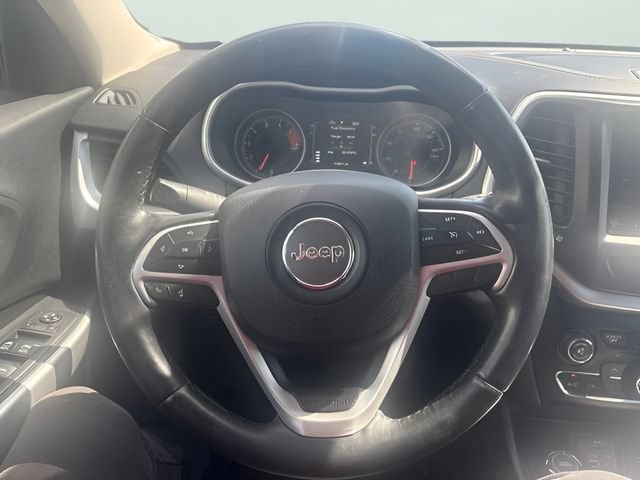 Used 2018 Jeep Cherokee Latitude Plus w/ Comfort/Convenience Group AWD/4WD image 15