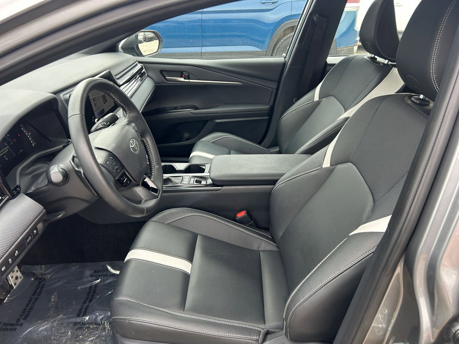 Used 2025 Toyota Camry SE FWD image 28