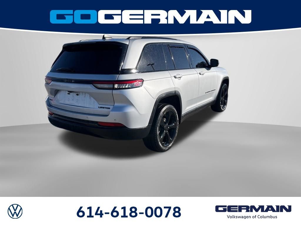 Used 2024 Jeep Grand Cherokee Limited w/ Black Appearance Package image 9