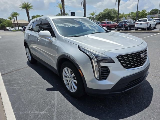Used 2020 Cadillac XT4 Luxury w/ Cold Weather Package FWD image 4