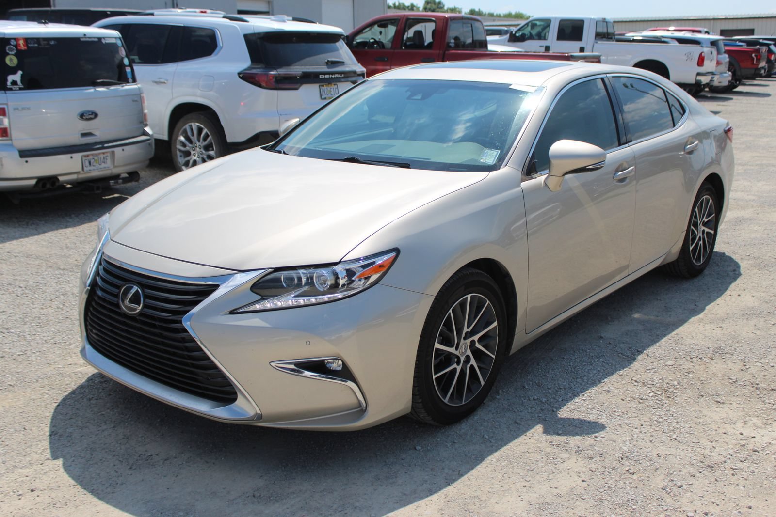 Used 2017 Lexus ES 350 FWD image 2