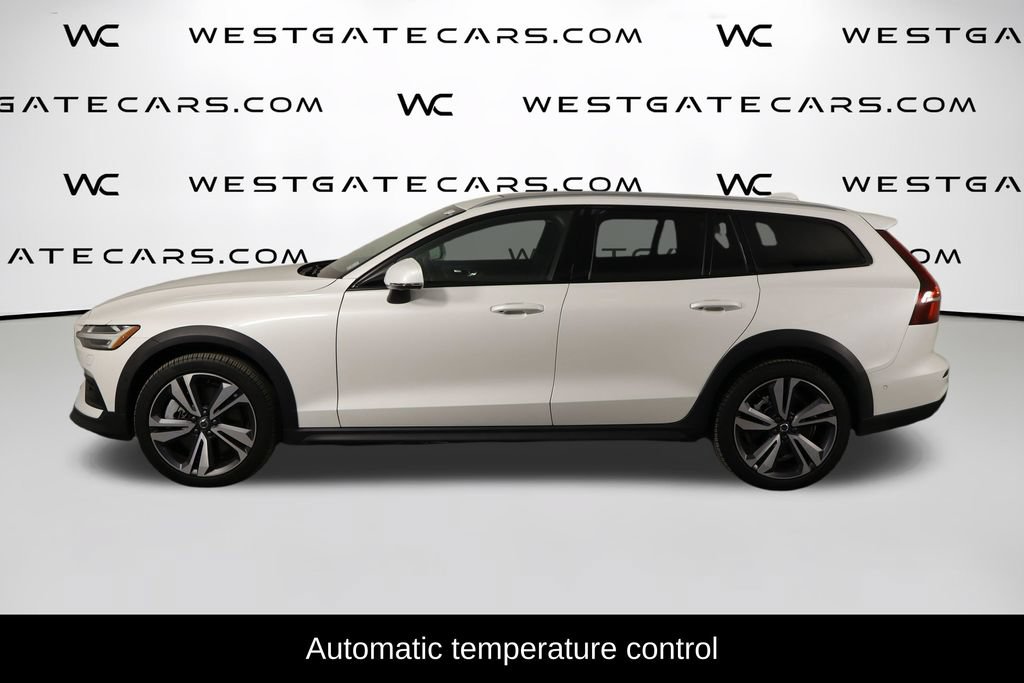 Used 2026 Volvo V60 B5 Cross Country Plus AWD/4WD image 5