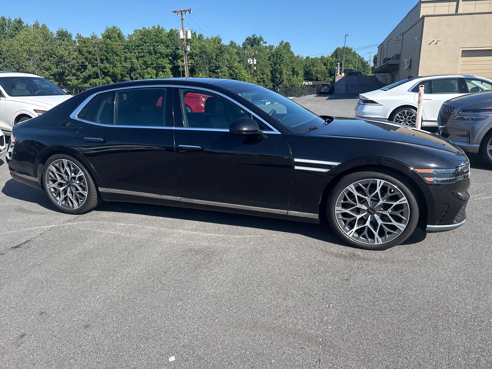 Used 2024 Genesis G90 3.5T AWD/4WD image 8
