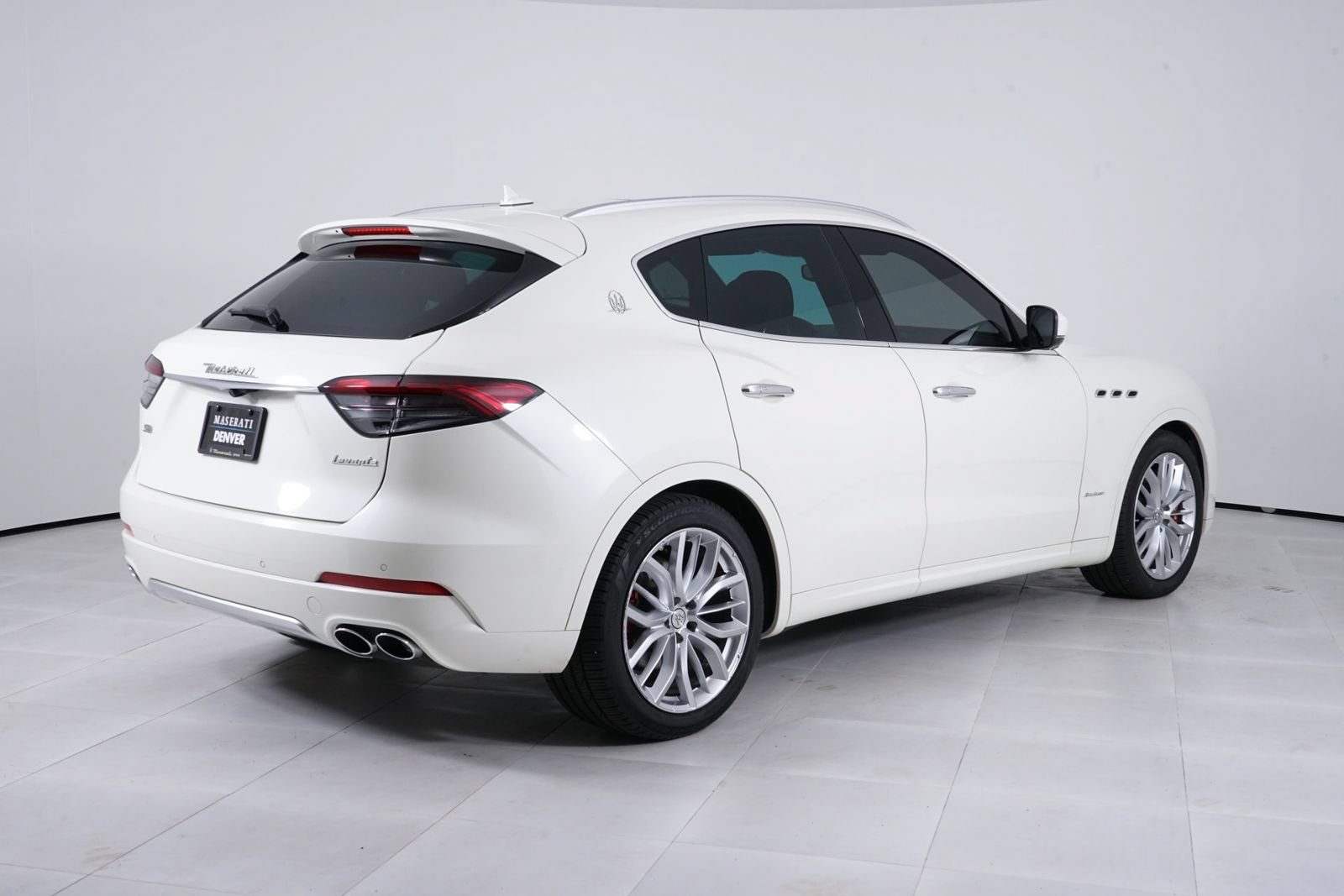 Used 2021 Maserati Levante S GranLusso AWD/4WD image 7