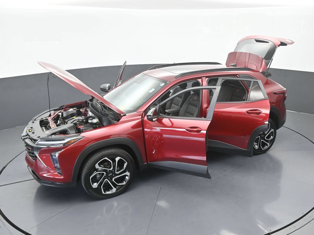 Used 2024 Chevrolet Trax RS w/ Sunroof Package FWD image 62