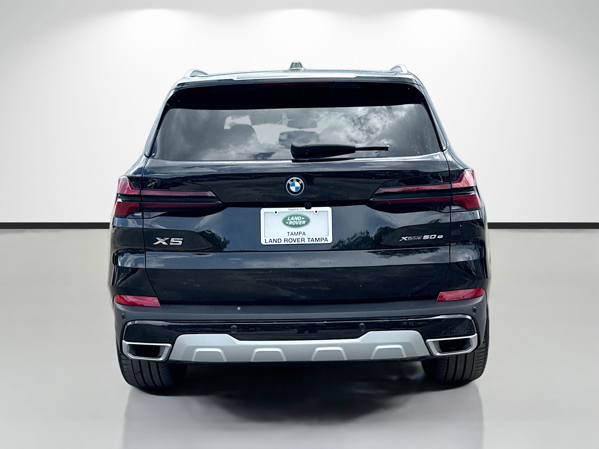 Used 2025 BMW X5 xDrive50e w/ Premium Package AWD/4WD image 4