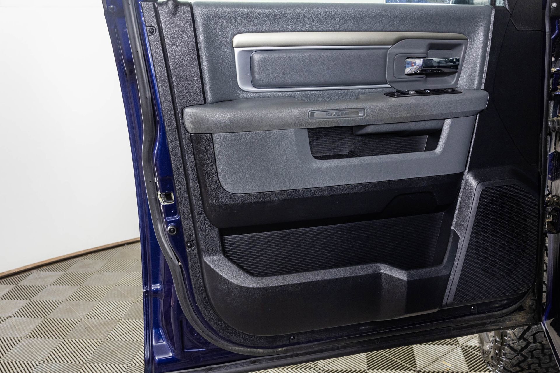 Used 2015 RAM 1500 Big Horn image 34