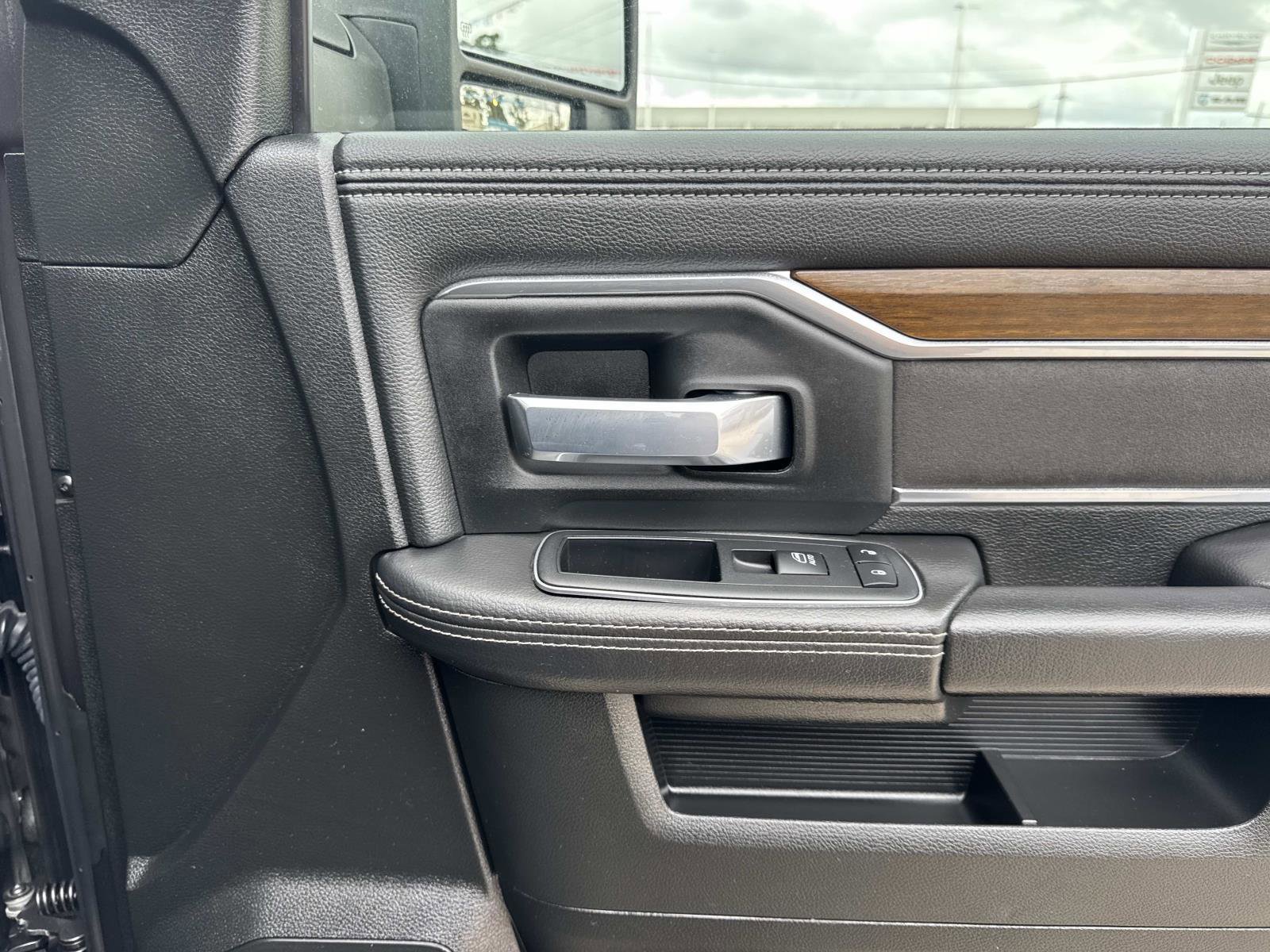 Used 2024 RAM 2500 Laramie AWD/4WD image 14