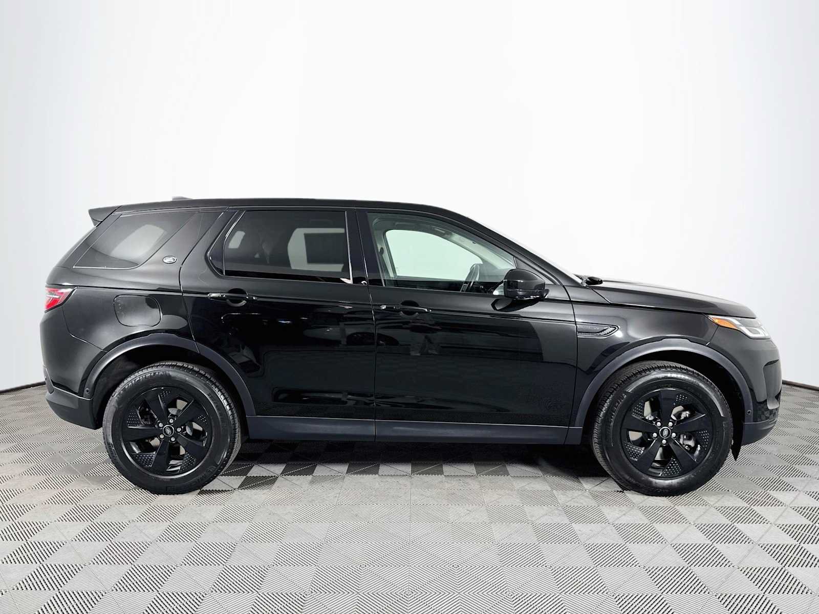 Used 2021 Land Rover Discovery Sport SE AWD/4WD image 4