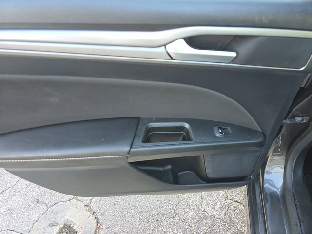 Used 2020 Ford Fusion SE image 8