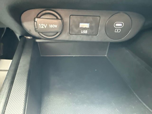 Used 2025 Hyundai Elantra SE image 25