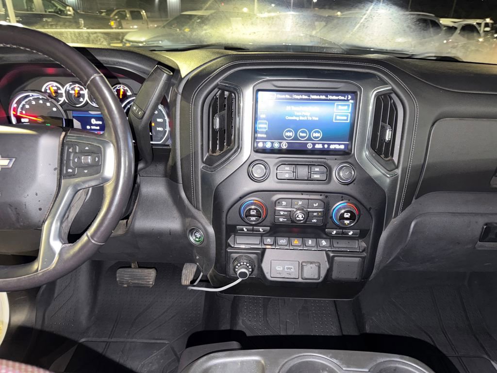 Used 2021 Chevrolet Silverado 1500 LT w/ Z71 Off-Road Package image 18