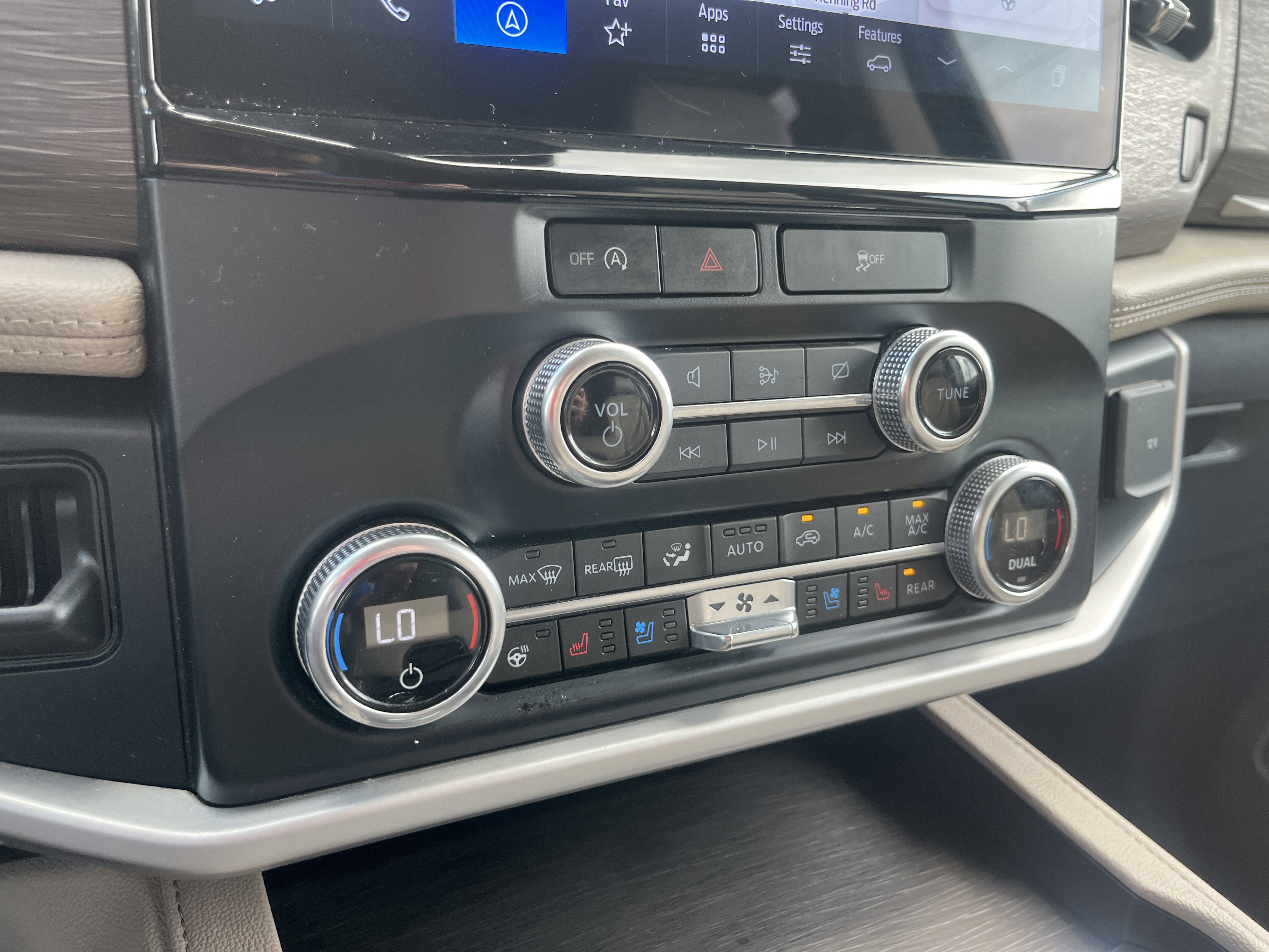 Used 2024 Ford Expedition Max Limited image 26