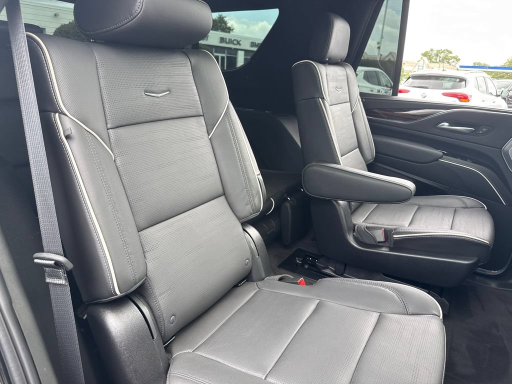 Certified 2024 Cadillac Escalade Premium Luxury w/ Performance Package AWD/4WD image 36