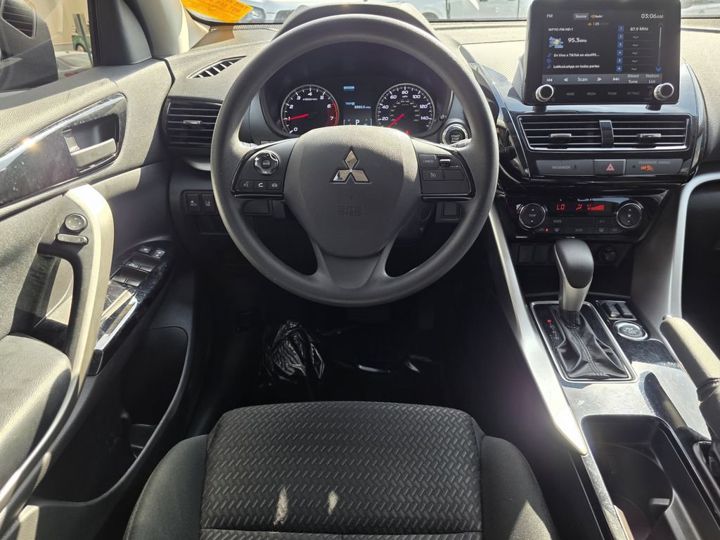 Used 2024 Mitsubishi Eclipse Cross LE AWD/4WD image 12