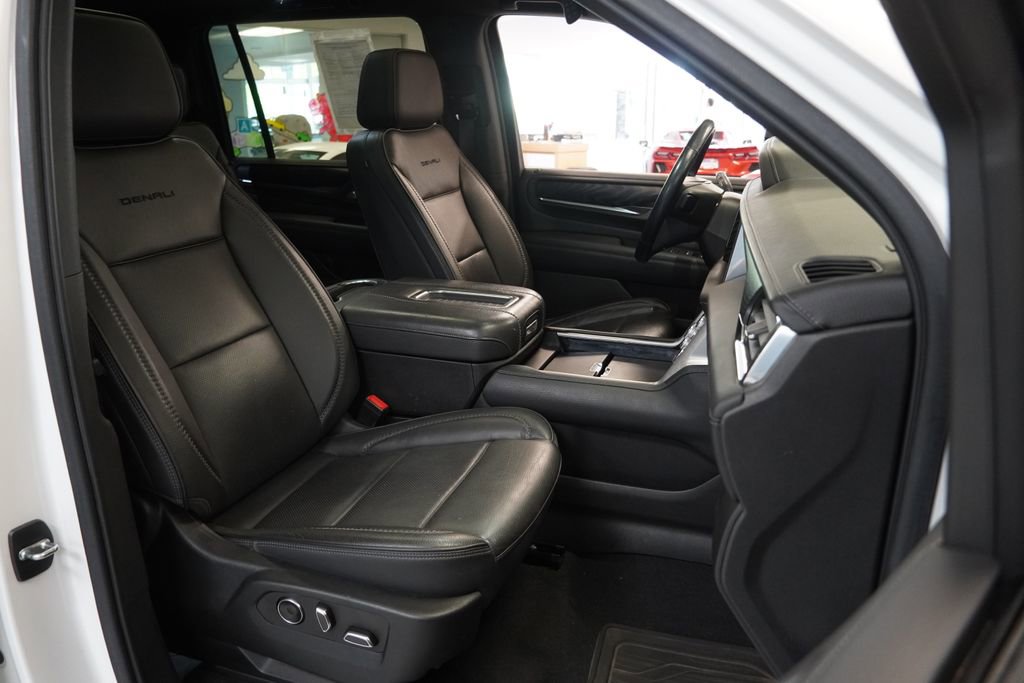 Used 2021 GMC Yukon XL Denali AWD/4WD image 39