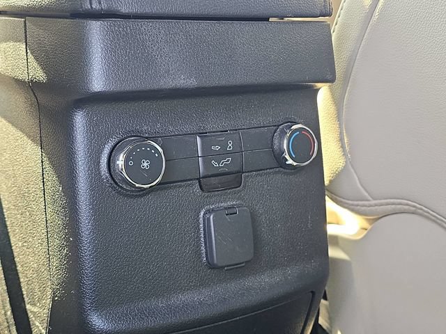 Used 2018 Ford Explorer XLT w/ Equipment Group 202A FWD image 26