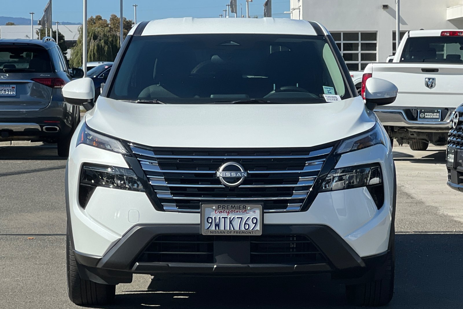 Certified 2026 Nissan Rogue SV FWD image 9