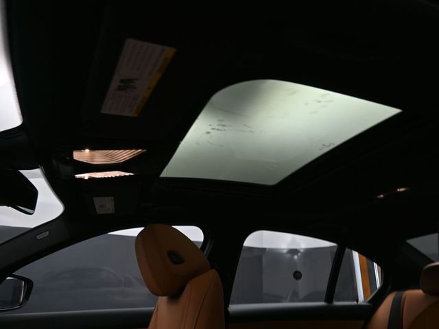 New 2026 BMW 330i Sedan w/ M Sport Package image 28