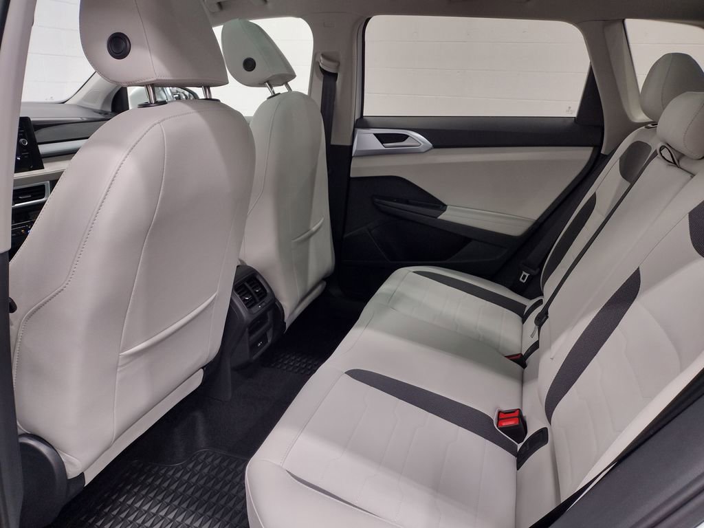 New 2025 Volkswagen Taos SE image 24