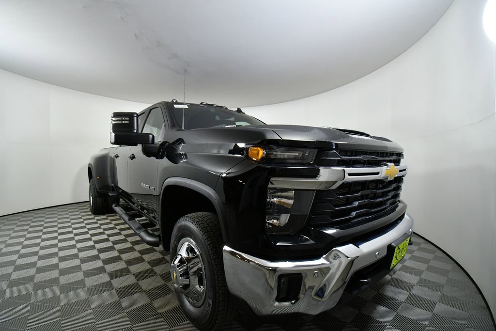New 2026 Chevrolet Silverado 3500 LT w/ Safety Package image 8