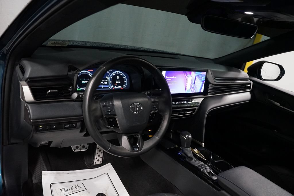 Used 2025 Toyota Camry XSE FWD image 11