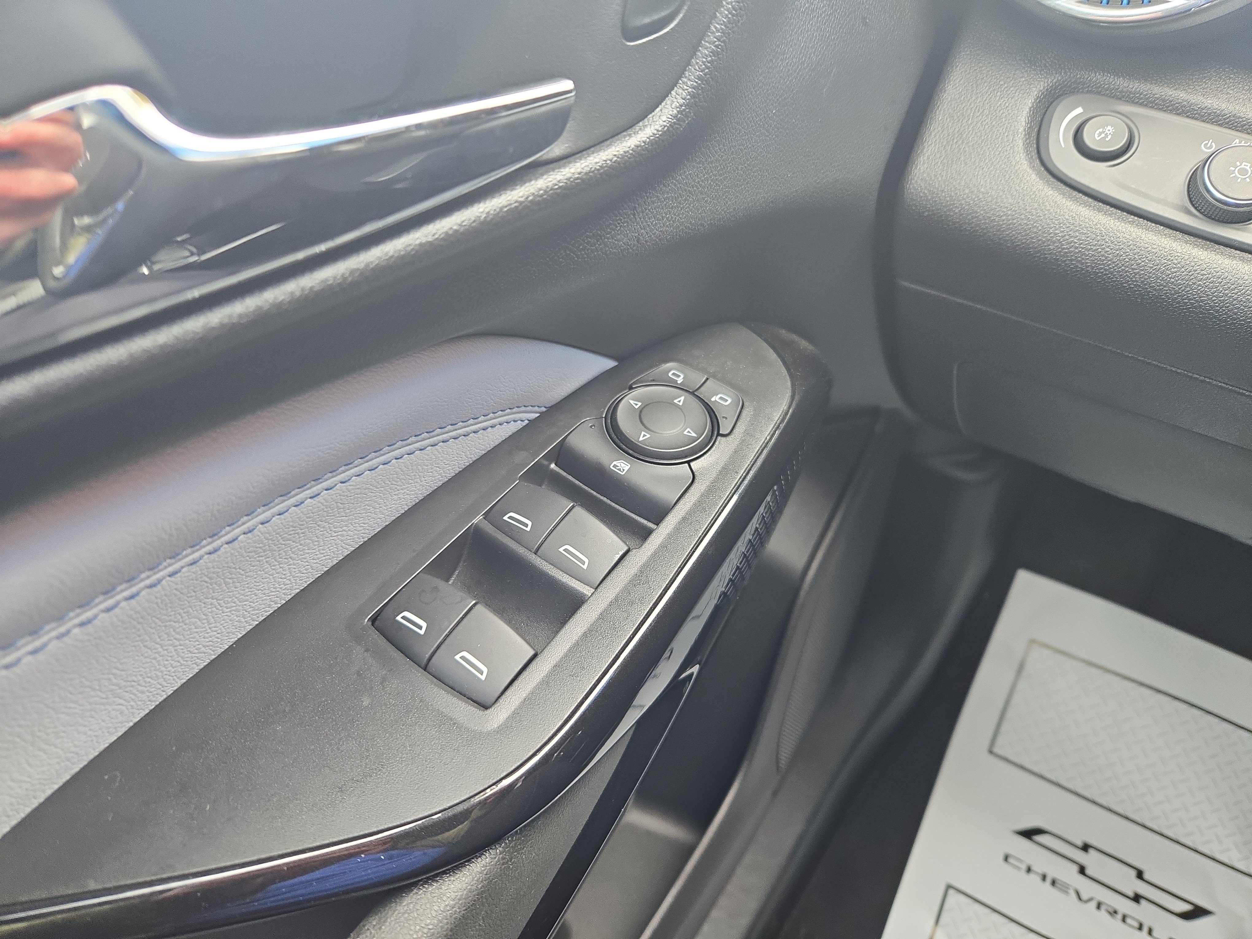 Certified 2024 Chevrolet Trax LT w/ Driver Confidence Package image 13