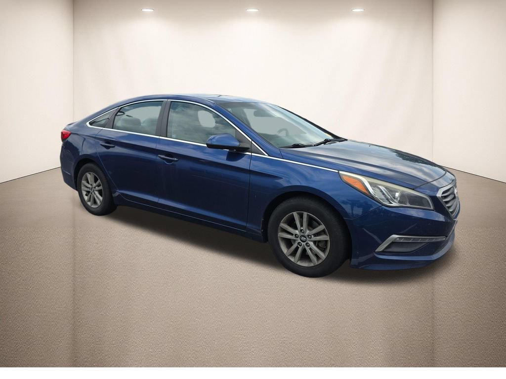 Used 2015 Hyundai Sonata SE FWD image 2