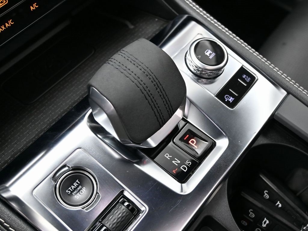 Used 2024 Jaguar F-PACE R-Dynamic S image 30