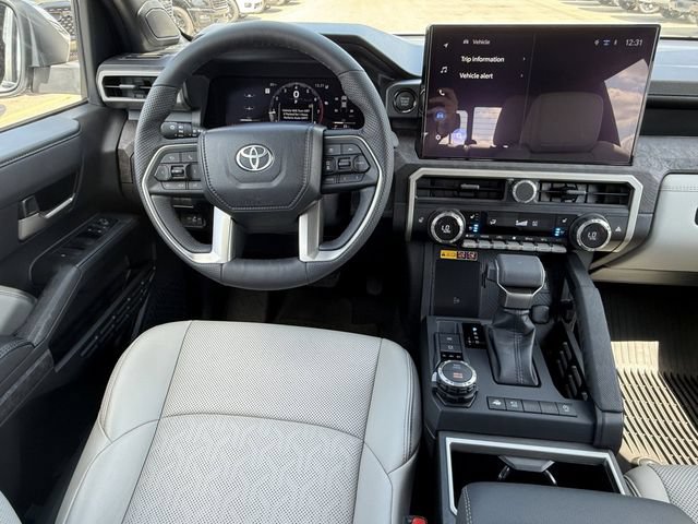 Used 2025 Toyota Tacoma Limited AWD/4WD image 9