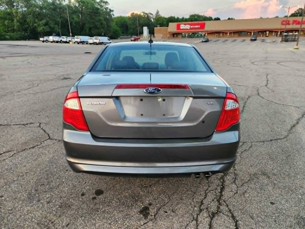 Used 2010 Ford Fusion SE FWD image 5